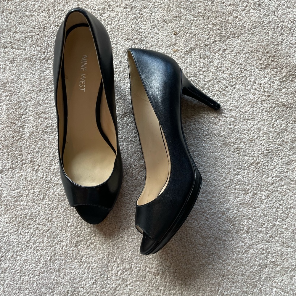 Nine West Black Leather Heels Timeless Design